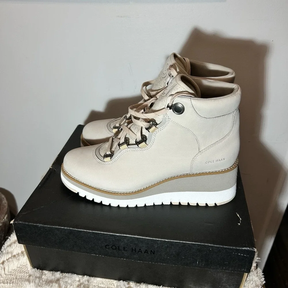 Cole Haan GrandExplore‎ Waterproof Hiking Boots Beige Leather W22602 Womens 8.5B